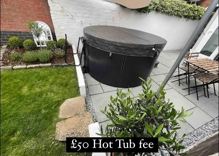 Central Cottage, Hot Tub