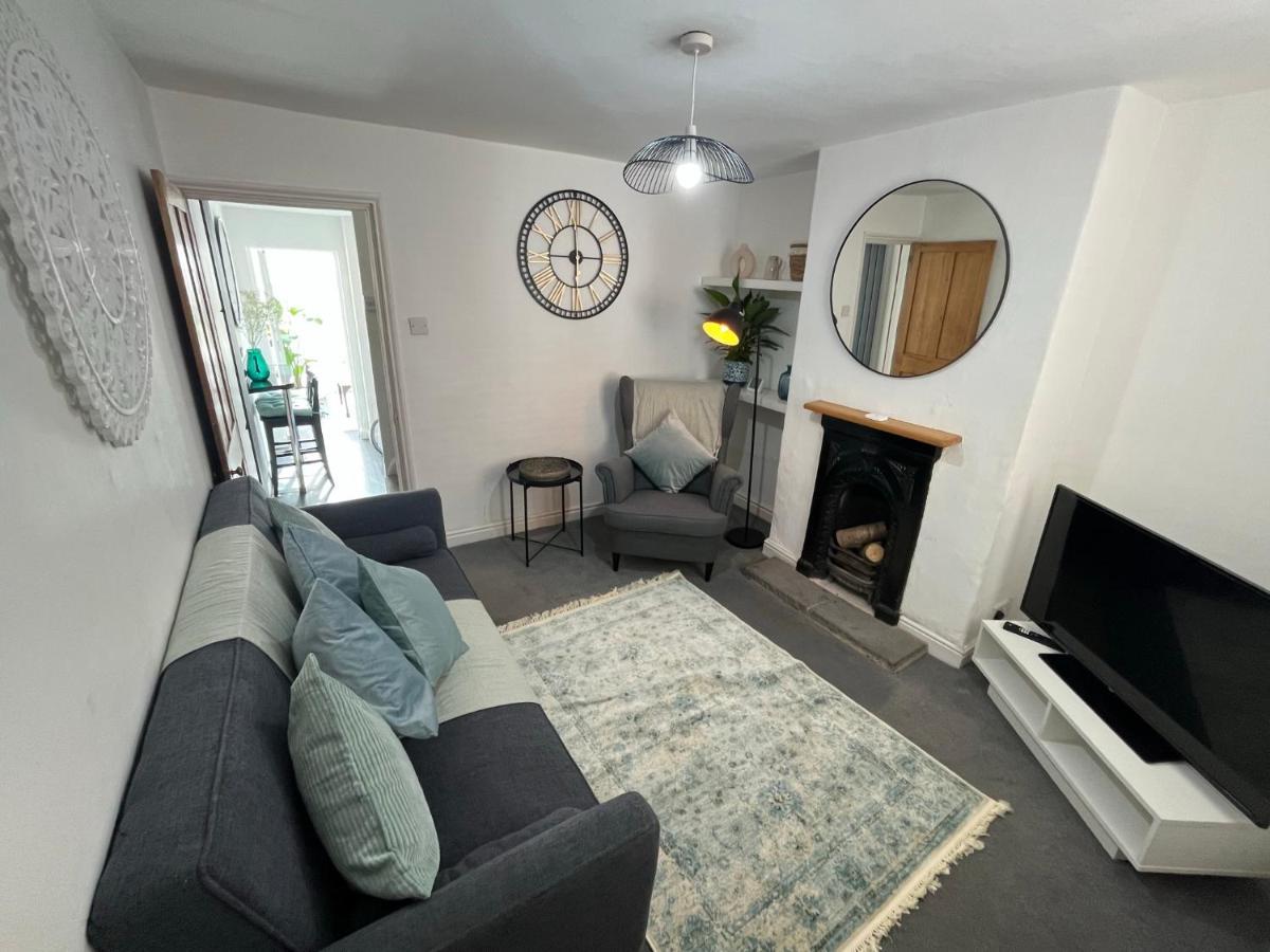 Holiday home Cottage, Hot Tub Shottery